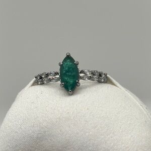 Elegant Hematite and Green Gemstone Ring No Bag No Tag Never worn Size 11